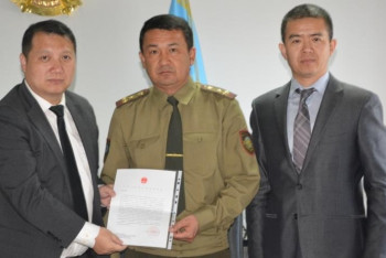 Фотография к новости: Китайские дипломаты поблагодарили алматинских спасателей