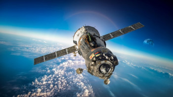 Фотография к новости: Спутник и точку на орбите Казахстану предложила Россия