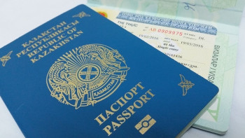 Фотография к новости: Вклеивание фото детей в паспорта родителей отменяет МВД Казахстана 