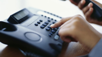 Фотография к новости: В "КТЖ" открыли "горячую линию" для сообщений о нарушениях безопасности движения транспорта