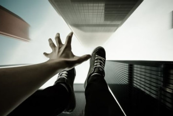 Фотография к новости: Кураторов суицидальных игр будут уголовно преследовать в Казахстане