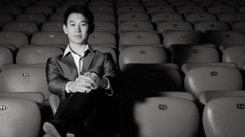 Фотография к новости:  Мухамедиулы выразил соболезнование родным Дениса Тена