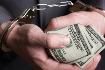 Фотография к новости: За полмесяца 30 взяток получил чиновник в Астане