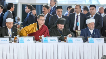 Фотография к новости: Религиозные лидеры мира приняли Декларацию VI Съезда