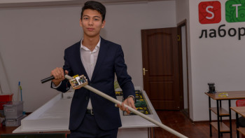 Фотография к новости: Робот-трость для незрячих изобрел школьник из Астаны