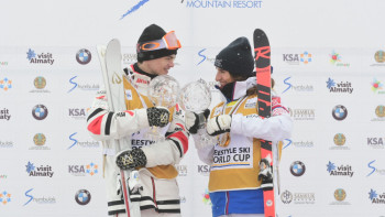 Фотография к новости: Хрустальные глобусы вручили победителям Кубка мира по фристайл-могулу