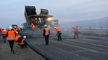 Фотография к новости: Депутат "Нур Отан" назвал причины плохих дорог в Казахстане