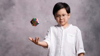 Фотография к новости: Восьмилетний казахстанец написал необычную сказку "Кубический лабиринт" для детей