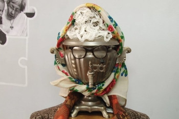 Фотография к новости: Чайники вместо голов: необычную экспозицию представили в музее Темиртау