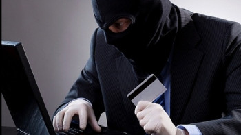 Фотография к новости: Обвиняемых в интернет-мошенничестве казахстанцев экстрадируют в США