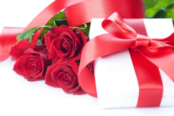 Фотография к новости: Что дарят казахстанцы на 8 Марта: названы самые популярные подарки женщинам