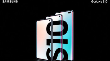 Фотография к новости: Samsung показала Galaxy S10 в Казахстане до старта продаж