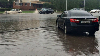 Фотография к новости: Допущены ошибки при проектировании – в акимате прокомментировали затопленные улицы Астаны 