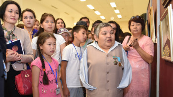 Фотография к новости: Казахстанский художник удостоен премии "За безъядерное будущее"