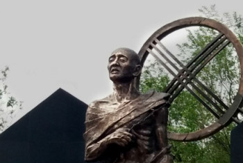 Фотография к новости: Памятник жертвам голода и политических репрессий открыли в Актобе