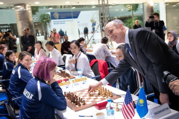 Фотография к новости: Заместитель посла США: Я рад, что познакомился с Жансаей Абдумалик