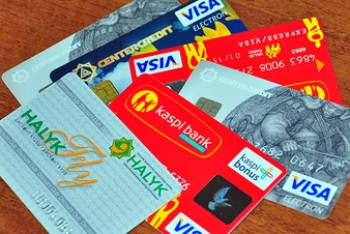 Фотография к новости:  Общее число карт казахстанцев в обращении увеличилось до 19,4 млн