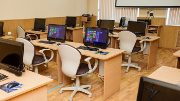 Фотография к новости: В школах и колледжах Карагандинской области откроют 100 IT-кабинетов до конца года