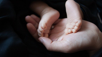 Фотография к новости: Полицейские установили личность матери, бросившей младенца в Рудном