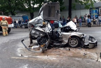 Фотография к новости: В Алматы автобус протаранил 8 автомобилей, пятеро пострадали