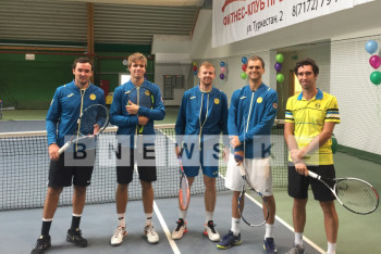 Фотография к новости: Казахстанские теннисисты в преддверии Кубка Дэвиса провели мастер-класс для детей