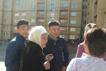 Фотография к новости: Пострадавшие от паводка актюбинцы получили квартиры и земельные участки