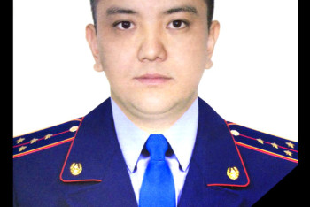 Фотография к новости: В Алматы в результате наезда автомобиля погиб полицейский