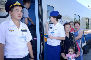 Фотография к новости: Пассажиры поездов смогут высказывать свои жалобы по «горячей линии»