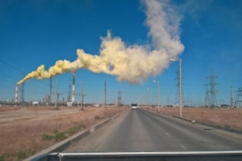 Фотография к новости: Работников месторождения Тенгиз эвакуировали из-за выброса вредных веществ