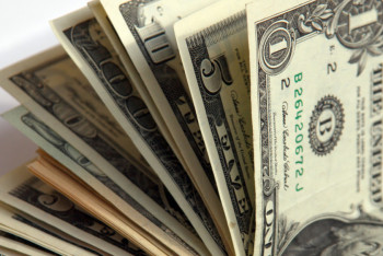 Фотография к новости: Валютный аферист развел актюбинцев на 150 млн тенге