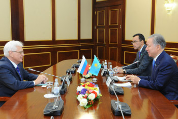 Фотография к новости: Нигматулин принял посла России в Казахстане