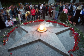 Фотография к новости: В Омске из-за нехватки денег погас вечный огонь