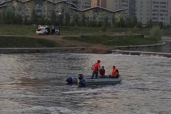 Фотография к новости: В Астане продолжаются поиски упавшего в реку мужчины
