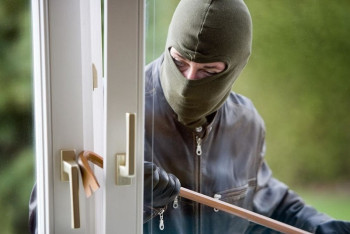 Фотография к новости: Дружите с соседями. В Астане начался пик летних квартирных краж 