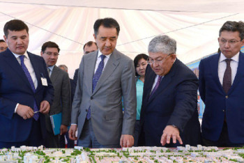 Фотография к новости: Б. Сагинтаев ознакомился с ходом реализации программы «Нұрлы жер» в Кызылординской области