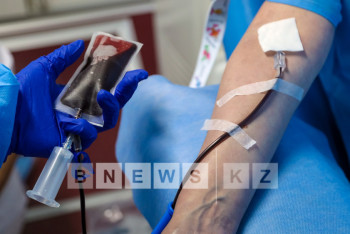 Фотография к новости: Костанайские врачи чудом спасли полицейского, потерявшего четыре литра крови