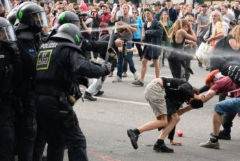 Фотография к новости: Сегодня утром беспорядки в Гамбурге прекращены, задержано почти 300 человек