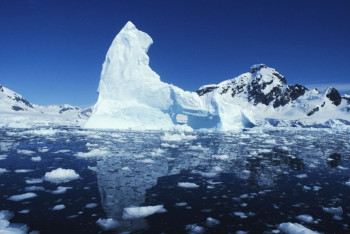 Фотография к новости: Во льдах Антарктиды обнаружено более 90 вулканов