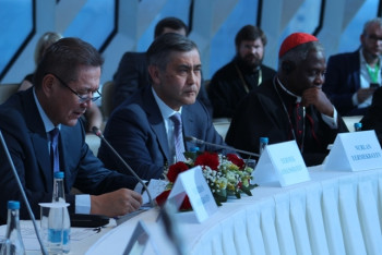 Фотография к новости: Кардинал Ватикана призвал духовных лидеров к укреплению отношений этносов  