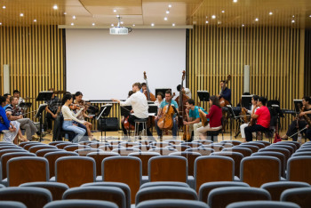 Фотография к новости: Впервые в Астане фильм «Побудь в моей шкуре» покажут в сопровождении оркестра 