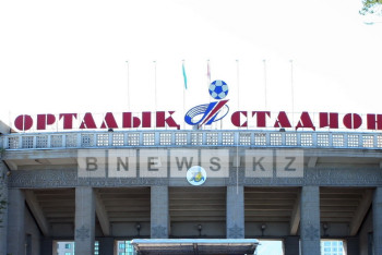 Фотография к новости: В Алматы устранят стихийные парковки и проваливающийся асфальт