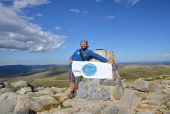 Фотография к новости: Казахстанский альпинист Андрей Гундарев покорил высшую точку Австралии