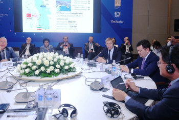 Фотография к новости: Мэр города Ляньюньган отметил роль КТЖ в развитии порта