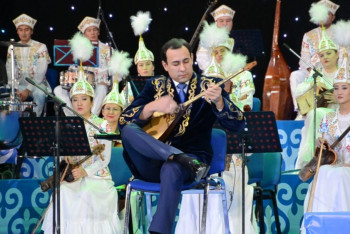 Фотография к новости: Кандидат в «100 новых лиц Казахстана» сорвал аплодисменты в Париже