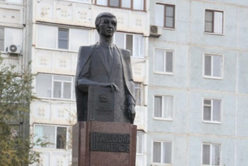 Фотография к новости: Памятник первому министру юстиции Казахстана открыли в Актобе