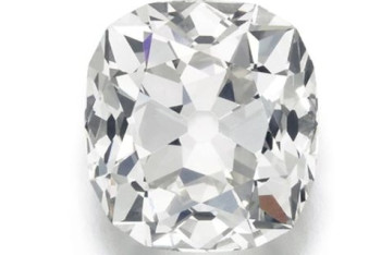 Фотография к новости: Купленный за 10 фунтов бриллиант оказался редчайшим сокровищем