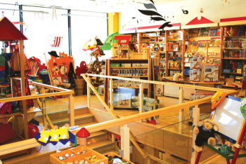 Фотография к новости: Санврачи обнаружили опасные игрушки в магазине Кызылорды