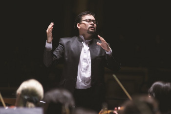 Фотография к новости: Алан Бурибаев представит премьеру виртуозной Симфонии №2 на сцене «Астана Опера»