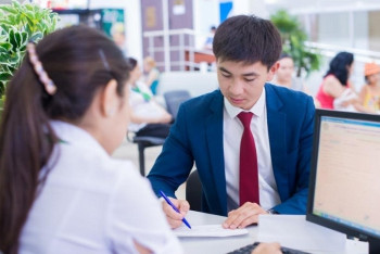 Фотография к новости: Центр поддержки дольщиков открылся в столичном ЦОНе