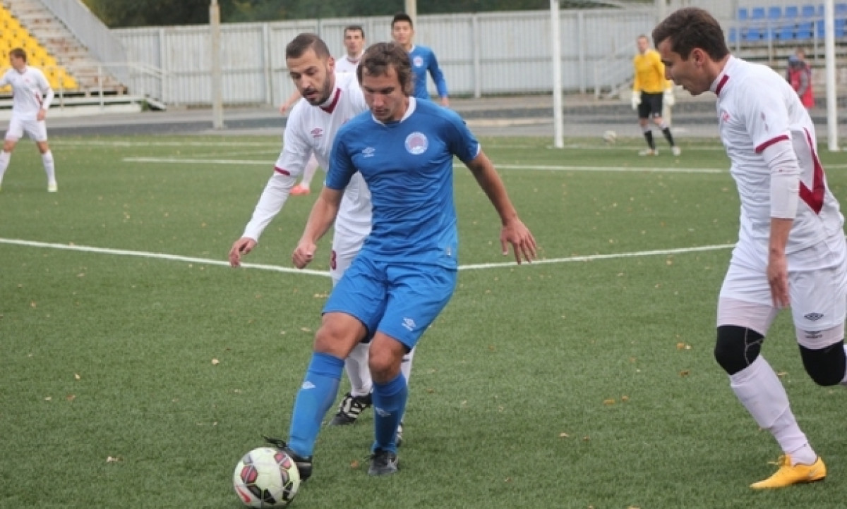  VKsport.kz. Эрбес в синей форме